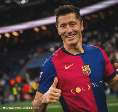 ESPN：巴萨考虑降薪续约合同将到期的莱万 希望其留队发挥更衣室作用