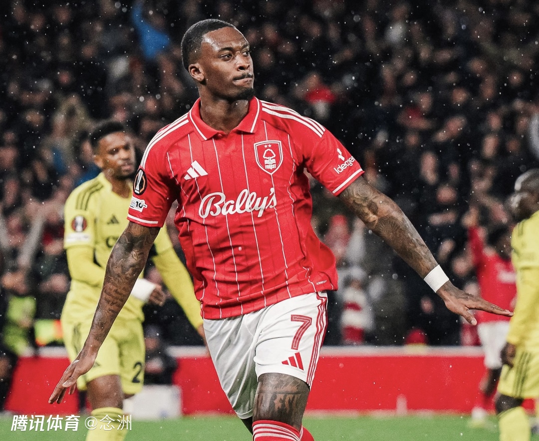 足坛一夜动态：英超9队全进欧战16强 本菲卡官方否认前锋种族歧视
