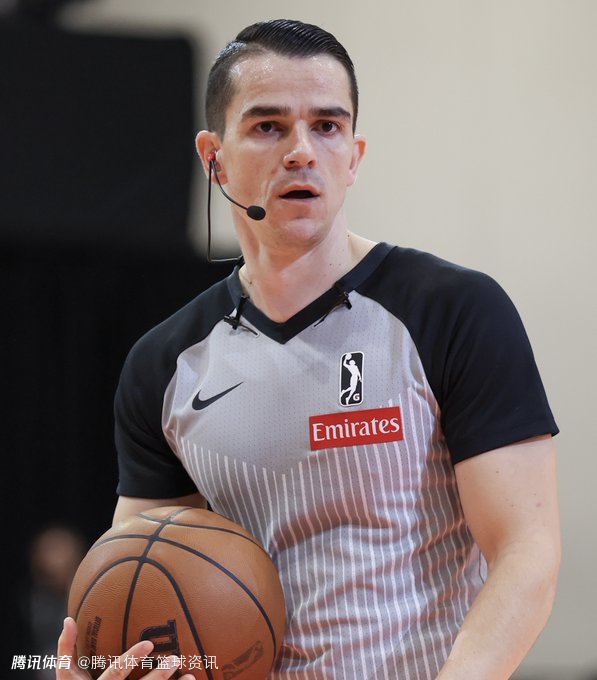 全程可沟通！NBA官方：裁判新通讯系统2阶段测试将于1月21日开启 