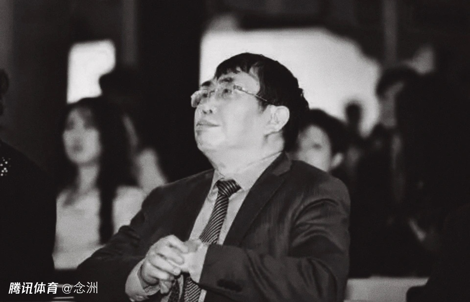 聂卫平7岁开始看国足！患癌症坐轮椅现场观战 进世界杯后痛饮绝版茅台