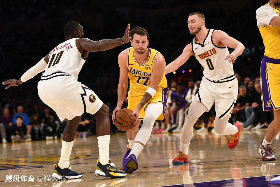数据帝：詹姆斯缔造一项历史第一 12+12+10+4断！威少创两大纪录