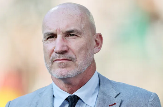 阿森纳旧将罗布森：枪手能夺冠，不认为曼城接下来比赛都能赢