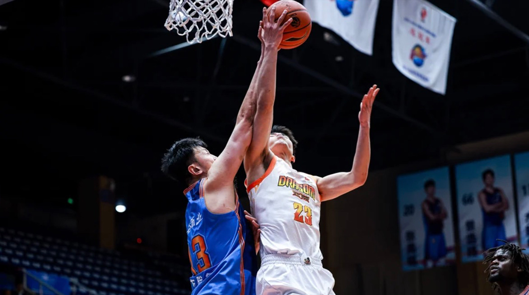 庞峥麟25+5江苏送四川26连败 斯塔克斯13+10景菡一空砍30分