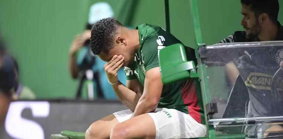 世体：前巴萨前锋罗克因手术缺席两个月，确定无缘世界杯