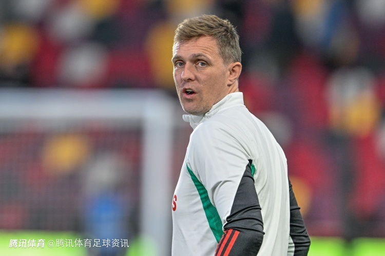 费迪南德：期待弗莱彻为曼联注入个性 球员需挺身而出迎接挑战