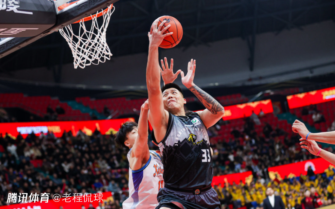 CBA球员本赛季夺权犯规一览：3人因打架 2人掏裆