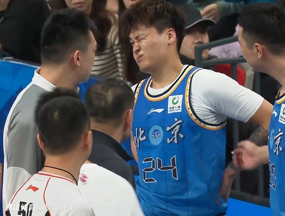 手感糟糕！赵睿复出6中0得0分8助攻 末节伤退离场引关注