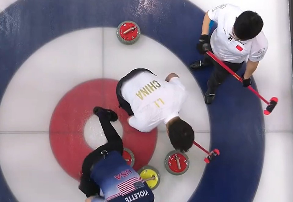 无缘锁定冬奥资格！中国男子冰壶4-9不敌美国，战日本仍有最后机会