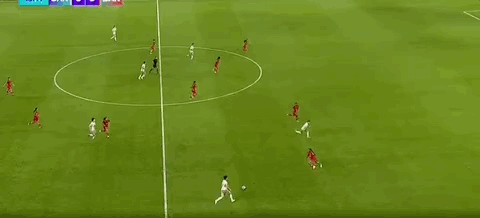 进球后掩面+激动发泄！31岁王霜回应：被自己表现蠢哭，浪费3次良机