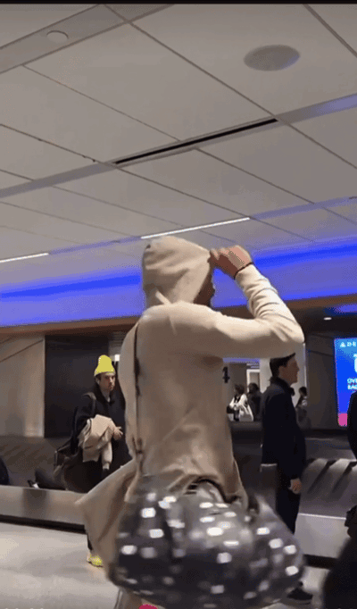 尴尬了！有球迷在机场碰到祖巴茨 却将其误认为小加索尔