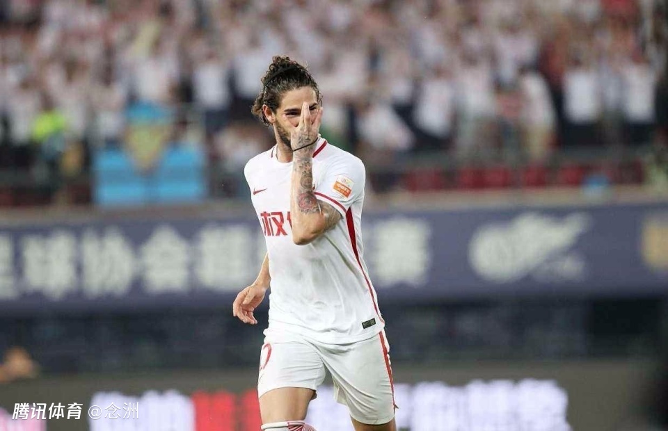 李玮锋：卡纳瓦罗点名签帕托！世林点赞后爆发 走的时候没让权健赔钱