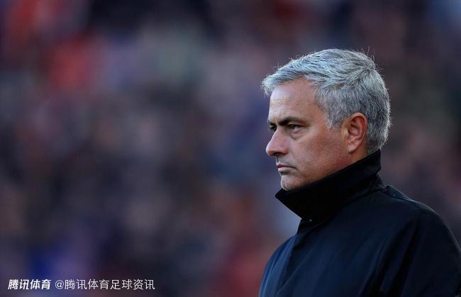 穆里尼奥：染红是裁判说我把球踢向替补席 不理解对面为何骂我是叛徒