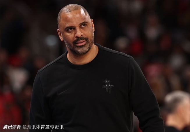 乌度卡：申京更果断也更有冲击力了 能让杜兰特多休息感觉很棒