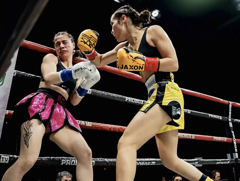 女子次蝇量级拳击手伊西斯-西奥开赛仅一分钟遭KO失去意识 已脱离昏迷状态转入监护室