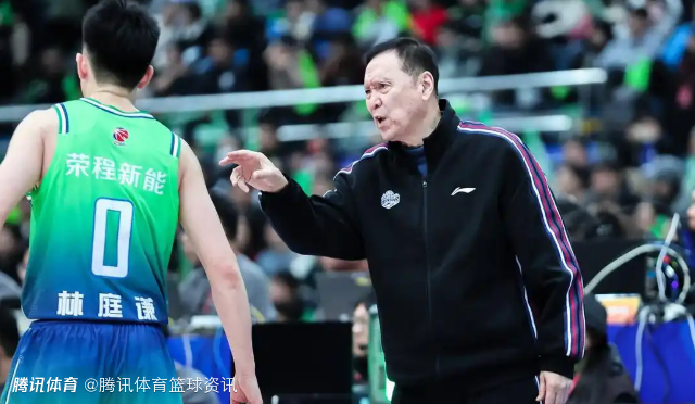 天津男篮官宣教练组分工调整：张德贵出任主教练 周金利任助理教练