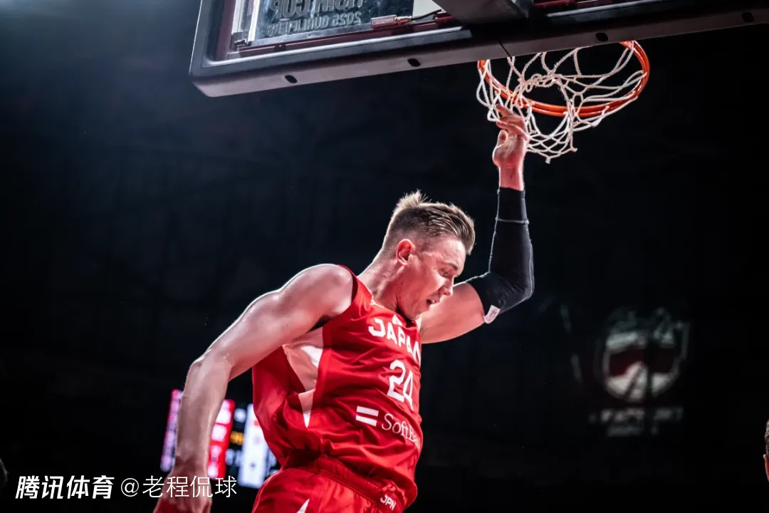 战中国男篮为何不用更强归化？日本主帅：老将柯克状态更好