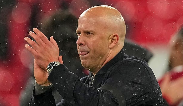 邮报：利物浦高层仍力挺斯洛特，是出于对全局的综合考量