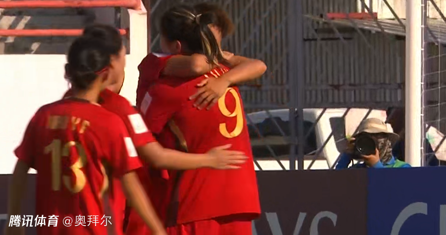 郑璐5分钟双响！对手超巨失误，爆射球门死角，余星悦两次策动