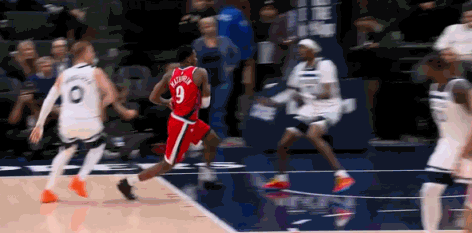 火药味十足！马瑟林被麦丹恶犯 邓恩为其出头双方爆发冲突