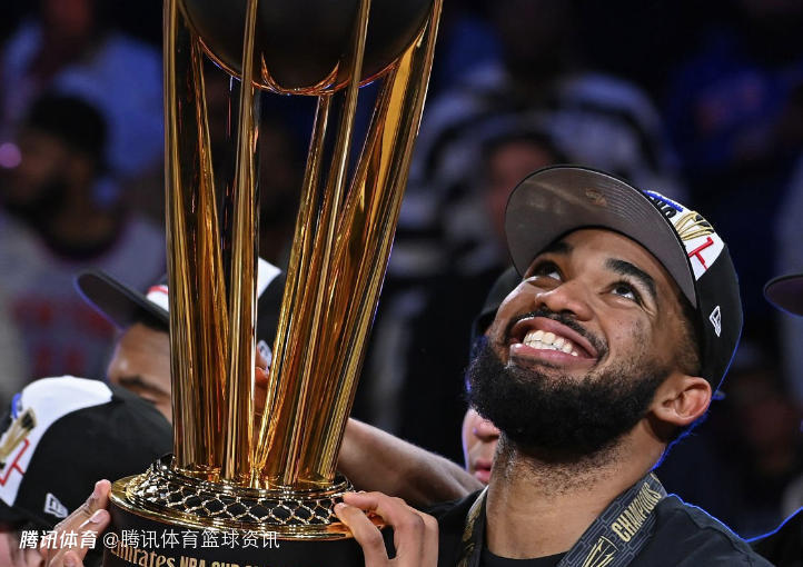 唐斯：衣服上印有“冠军”字样看起来很赞 会将奖金捐给多米尼加的基金会