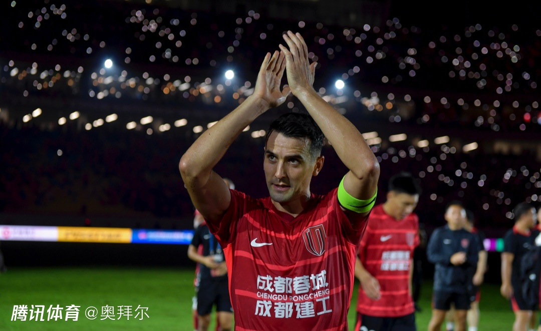 周定洋告别成都蓉城：人生最艰难决定！在对的时间开启新挑战