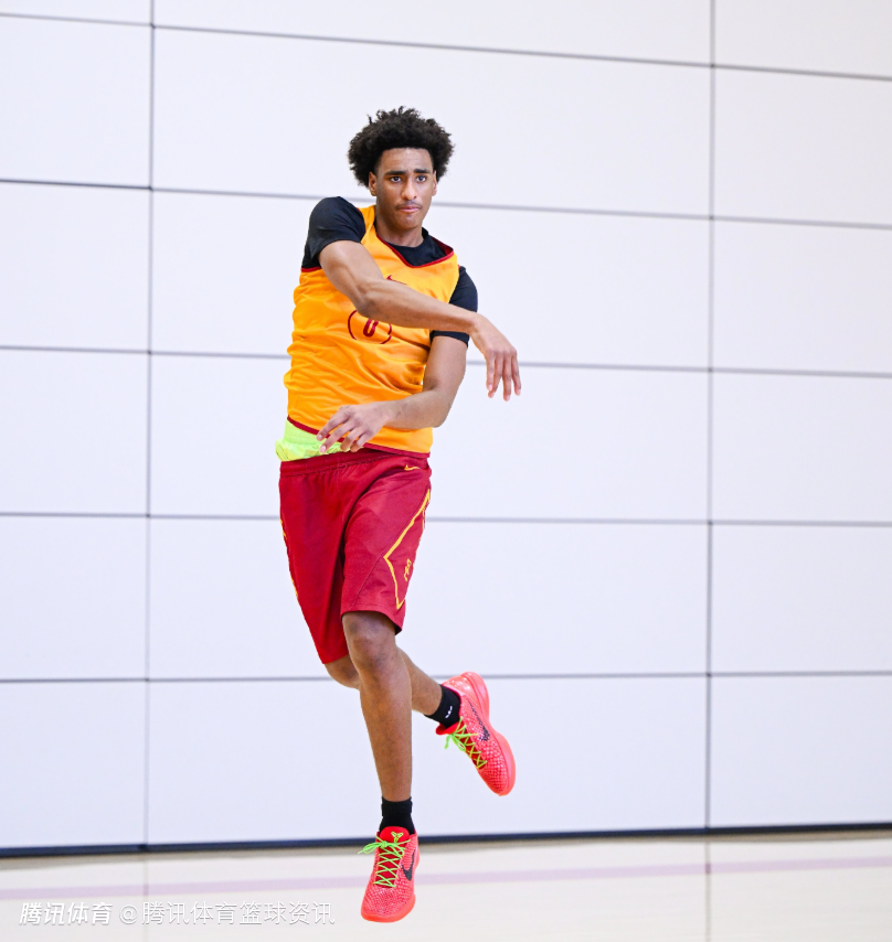 今夏相继遭遇车祸+半月板撕裂！阿里纳斯之子已参加南加州大校队训练