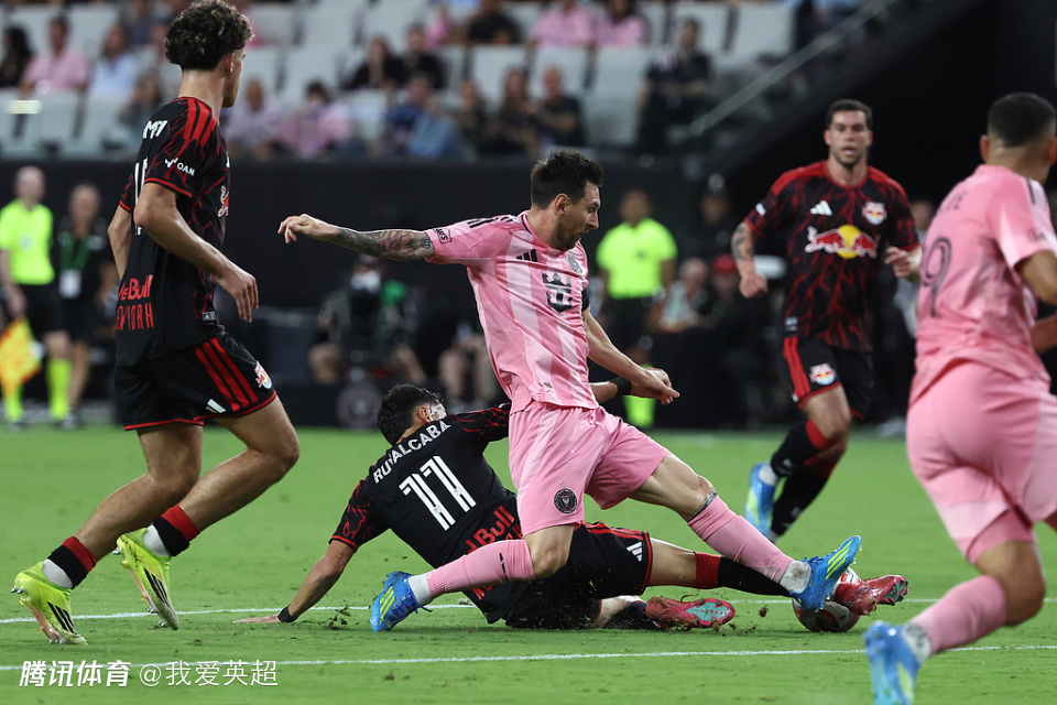 2-2！迈阿密遭2连平，仍无缘新主场首胜，梅西中柱+读秒任意球被神扑