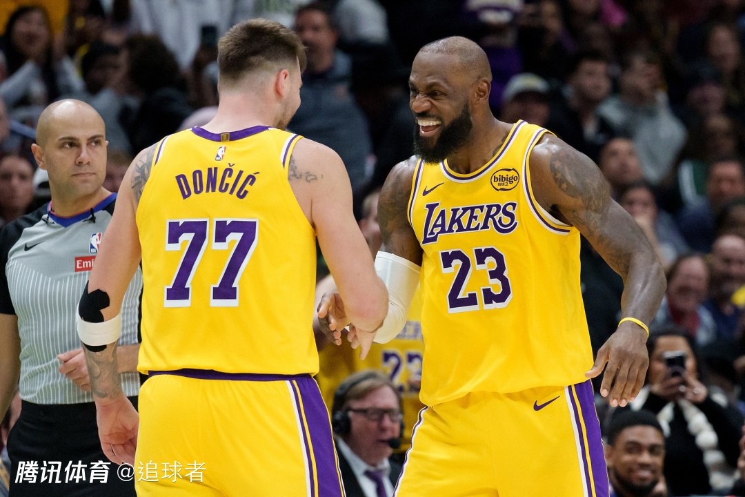 一度滞留达拉斯！湖人因恶劣天气更换机场 目前专机已成功飞往芝加哥