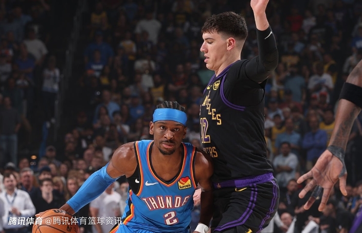 首节输23分！湖人惨遭雷霆吊打 里夫斯疑似受伤返回更衣室