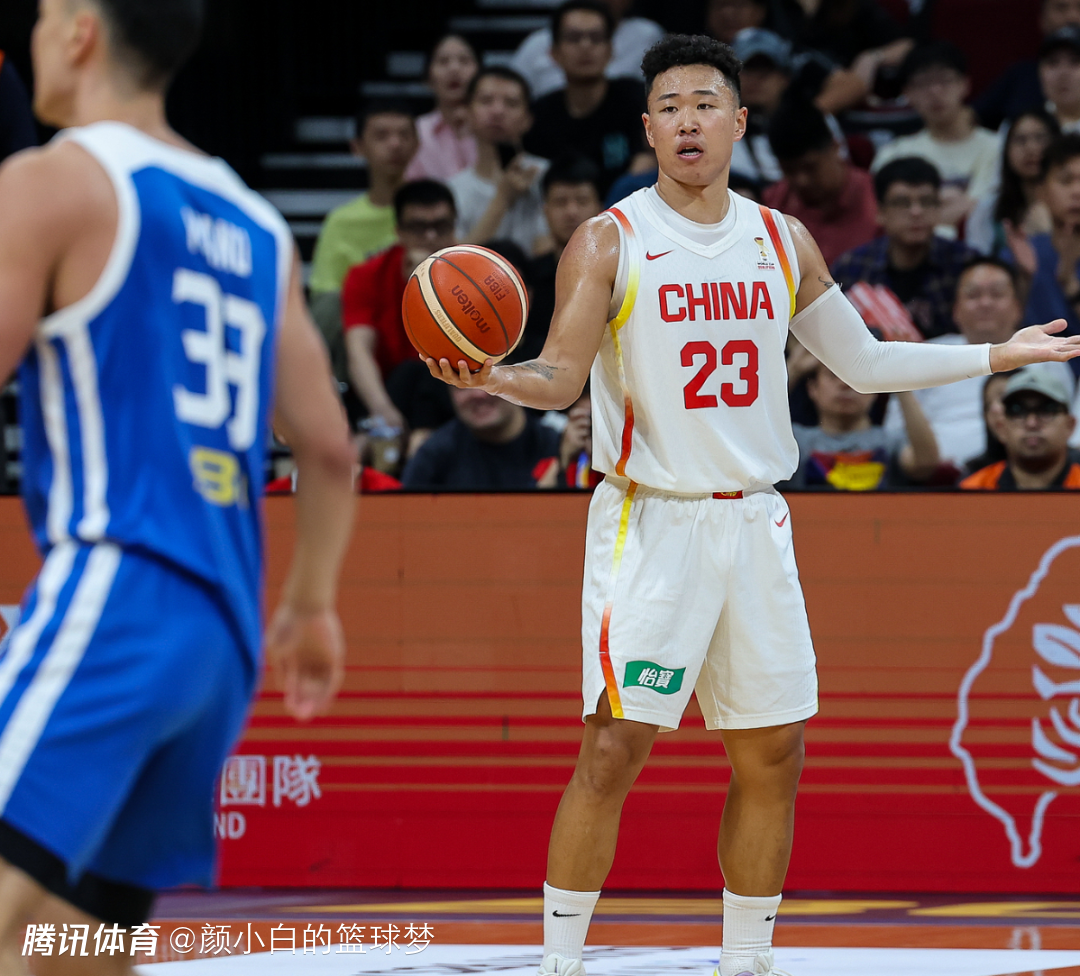 中国男篮晋级形势：逆转11分取连胜稳住前三 7月再胜一场锁出线