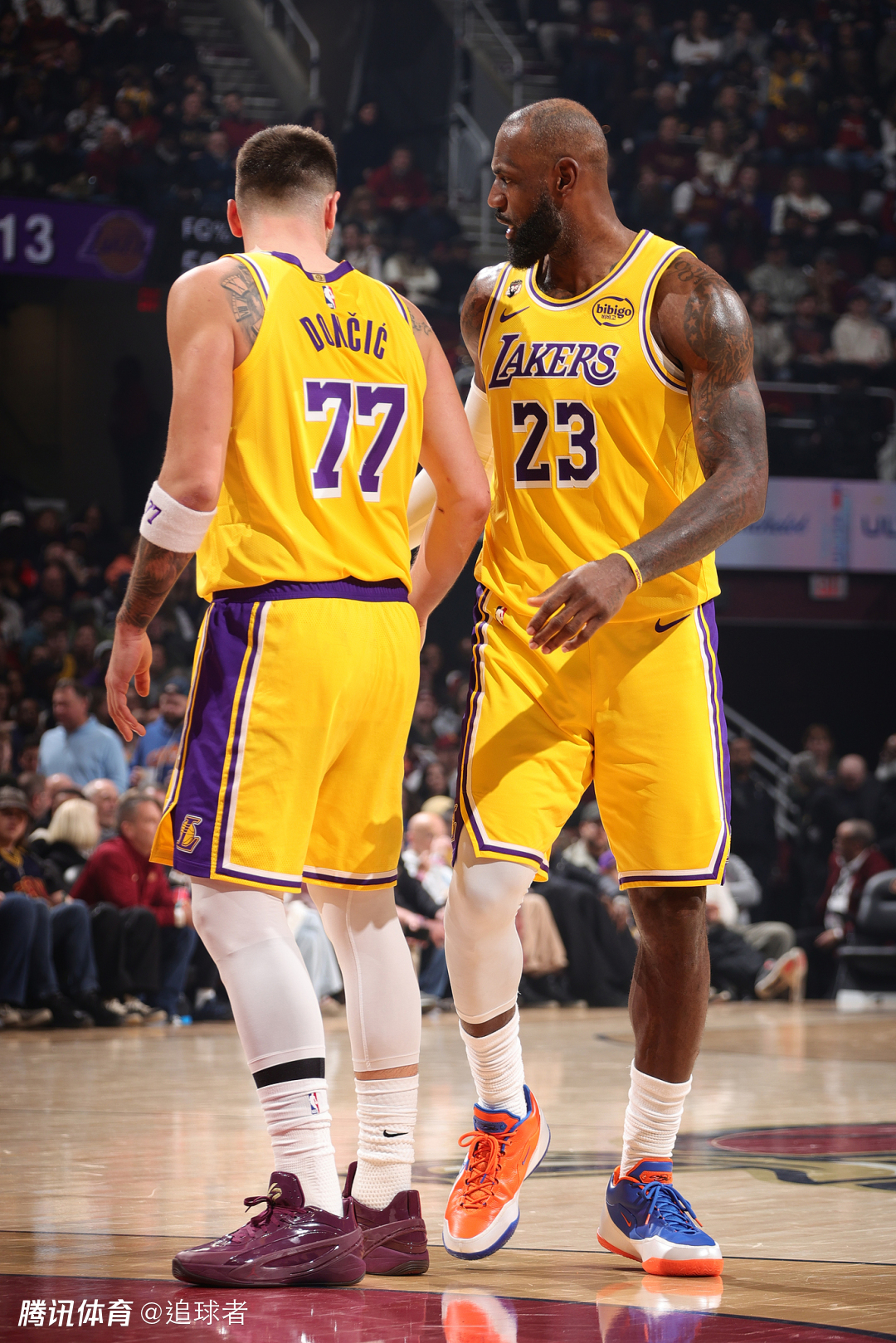 湖人30分惨败！东詹正负值均为-23全场最差 詹姆斯第一时间离场