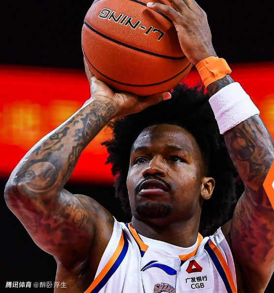 古德温25+12上海大胜江苏 王哲林16+8新科探花32分