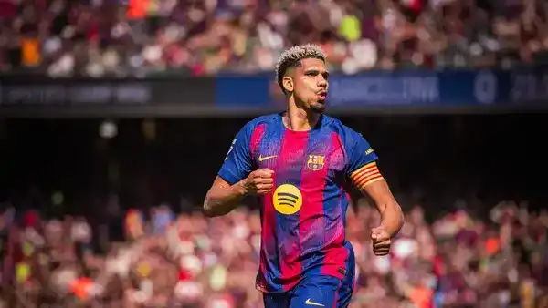 巴萨跟队：阿劳霍只是肌肉轻微受伤，不会影响周中欧冠出场