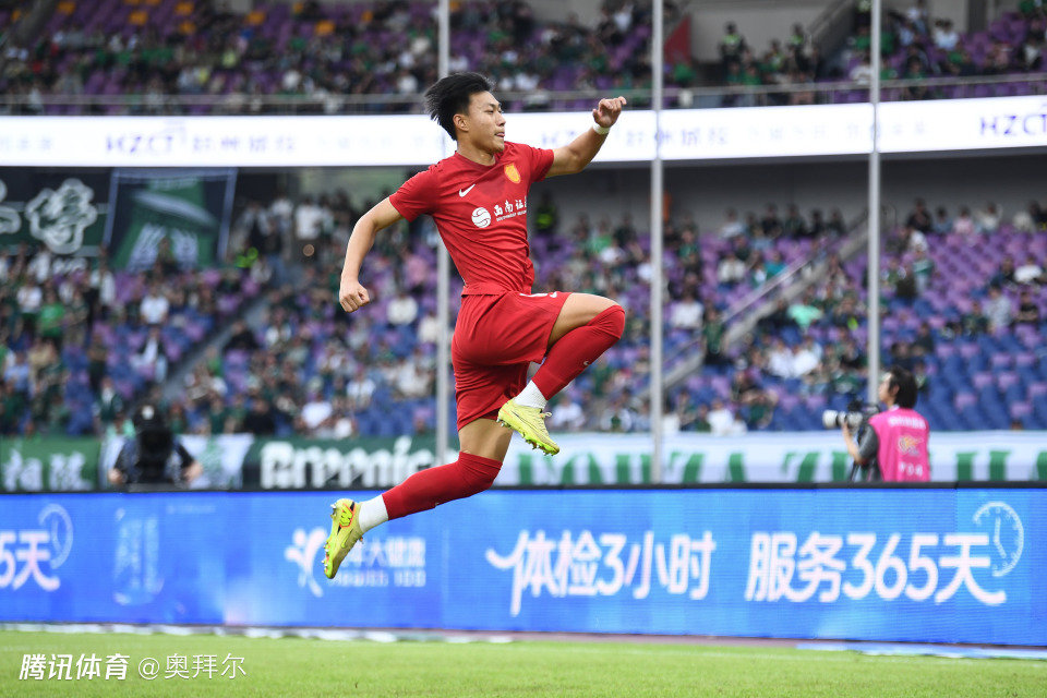 中超流行“下克上”！升班马连克豪门，铜梁龙4轮不败，铁人两连胜