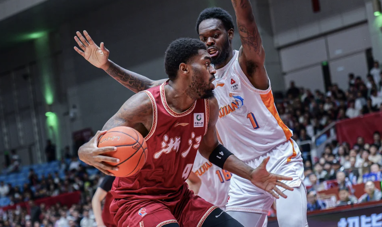 约翰逊33+21浙江力克福建迎五连胜 程帅澎10中2皮特森空砍31分