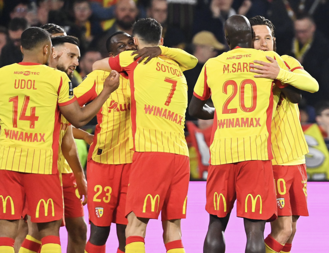 RMC：一朗斯球迷观赛途中去世，朗斯下轮主场比赛将向他致敬