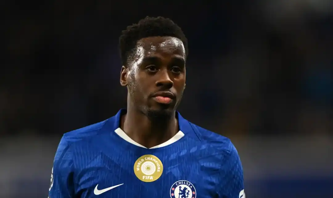 罗森尼尔：吉滕斯训练再次腿筋受伤，复出计划被迫推迟